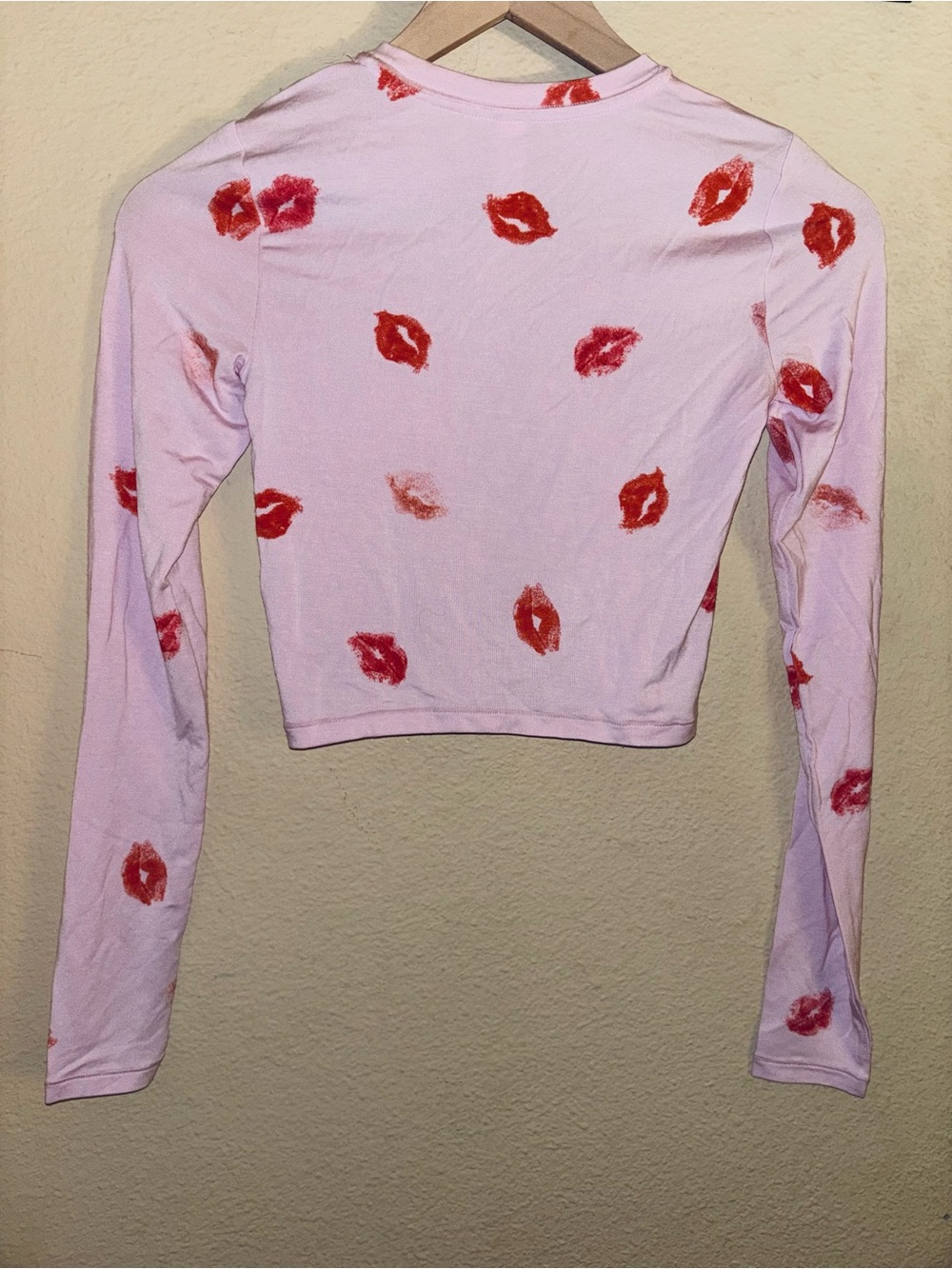 NWT Skims Sleep Super Crop Long Sleeve Top - In Cherry Blossom Lipstick - Picture 2 of 4